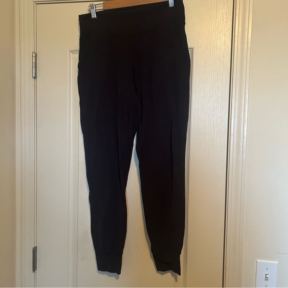Lululemon Align Black Joggers in Size 8